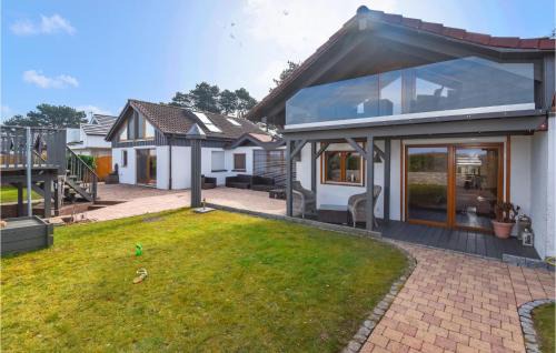 Travemuende House | Nice Home In Lübeck With Kitchen