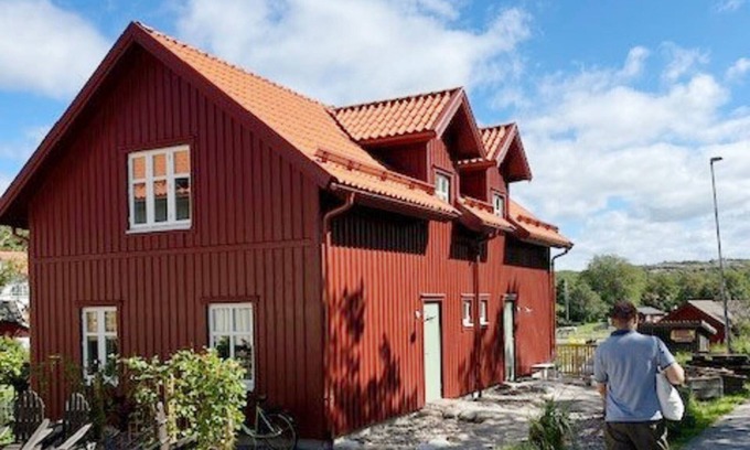Hamburgsund House | Nice semi-detached house on Hamburgerö in a unique environment | SE09037