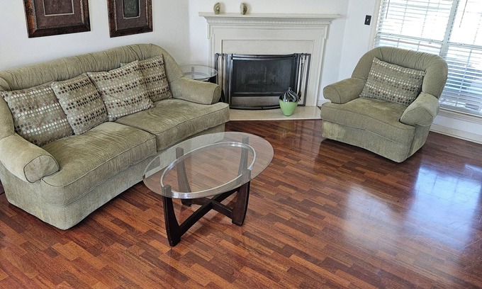Southwind House | Nice spacious 3-bedroom house with a cozy feel in Memphis