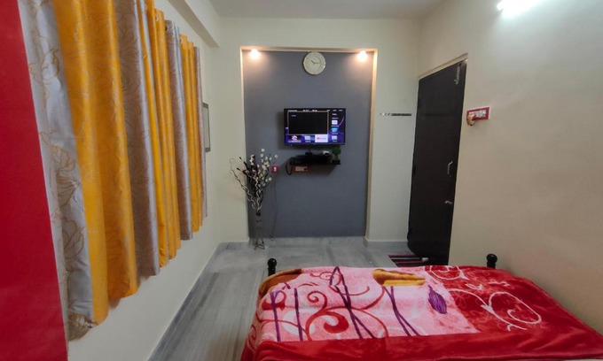 Kolkata Bed & Breakfast | NidhiKunj - Entire Apartment