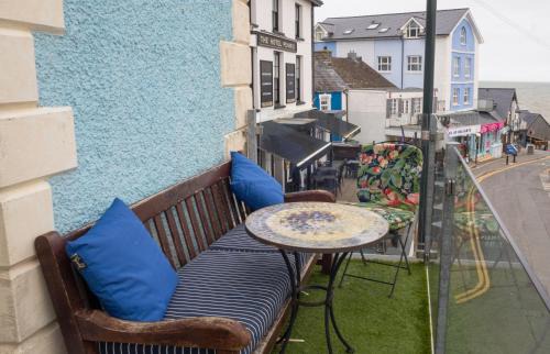 New Quay Apartment | No. 1 Cliffside New Quay
