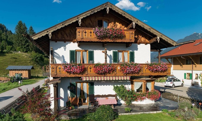 Wallgau Apartment | "No. 4" double room with shower, WC - Neuner, Gästehaus Ulrich