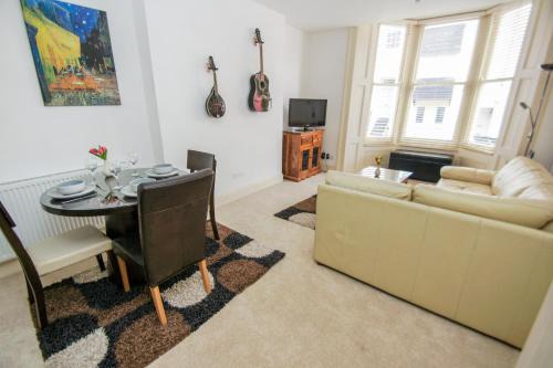 Brighton Apartment | No 5 - Central - by Brighton Holiday Lets
