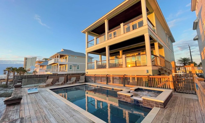 Bel Air House | "No Rain" Beachfront, Private Pool & Outdoor Game Area