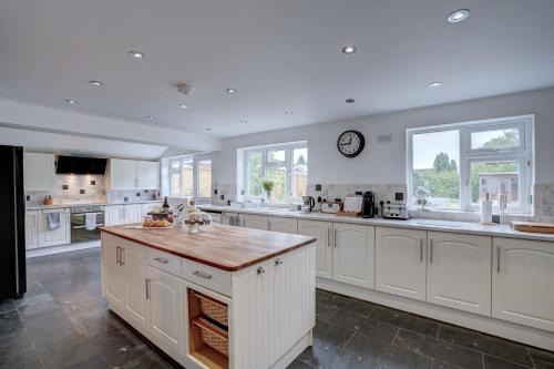 Heacham House | Norfolk Luxe Beach House Sleeps 8 Dog friendly