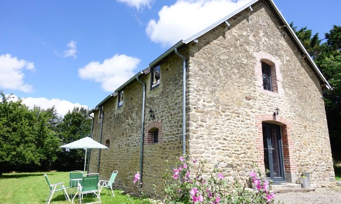 Saint-Aubin-des-Bois House | NORMANDY BARN CONVERSION. Detached 3 bedrooms, 20 mins beach, countryside peace!