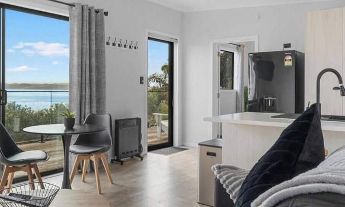 Raglan House | Norté Surf Vista - Whale Bay Raglan Holiday Home