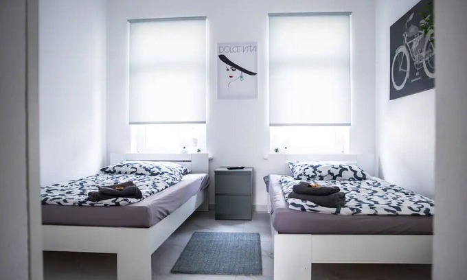 Goethestraße Apartment | North apartment 4 I 2 rooms with WLAN & Smart TV