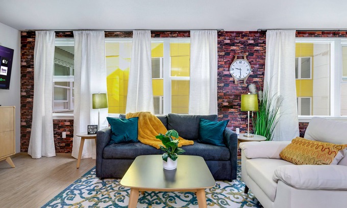 North Beacon Hill Apartment | North Beacon Hill studio apartment, just a quick 2-mile drive to major hospitals