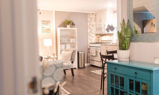 Northeast Virginia Beach Apartment | North End Beach Cottage Apartment - One block from beach
