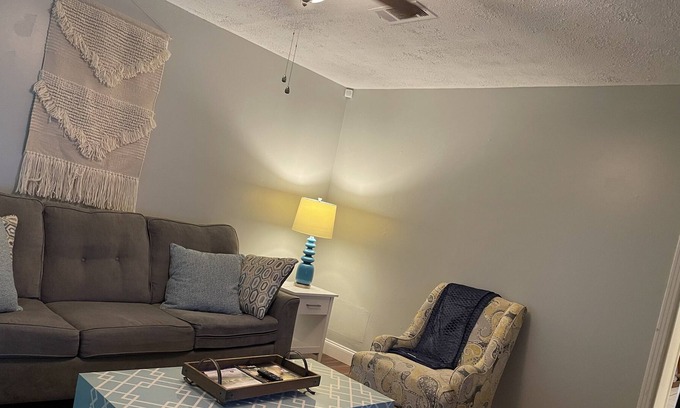 Tougaloo House | North Jackson-Ridgeland Medical District Hideaway- Ring Safe