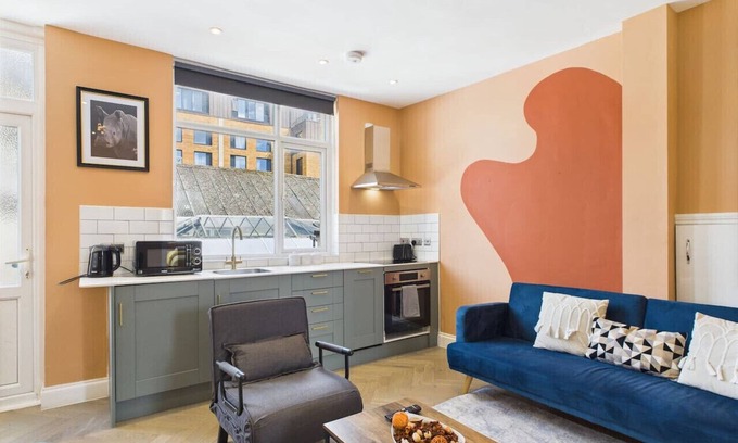Brighton City Centre House | North Laine | 6BR | Sleeps18 | x2 Free Parking