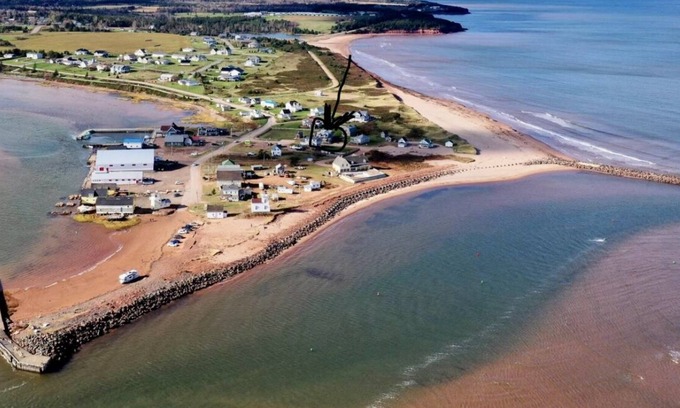Anne's Land House | North Rustico beach house with million dollar ocean views- 2 min walk to beach!