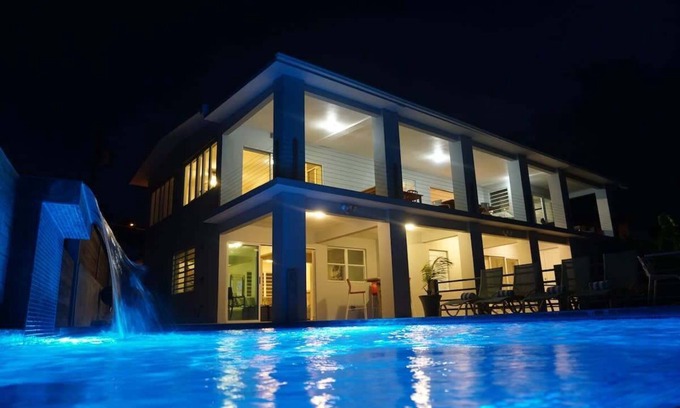 Bravos de Boston House | North Shore Pointe - Spectacular Ocean Front