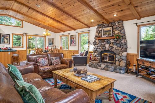 Kings Beach House | North Shore - Serene Home