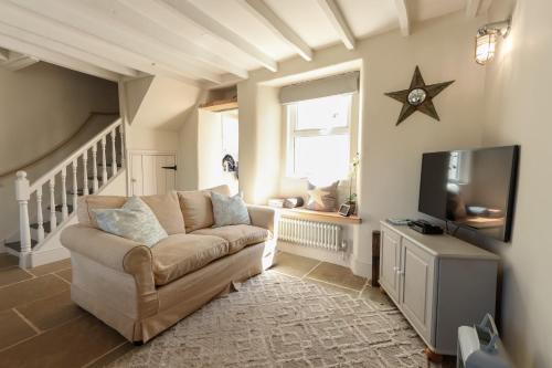 Shaldon House | North View cottage. Shaldon village.