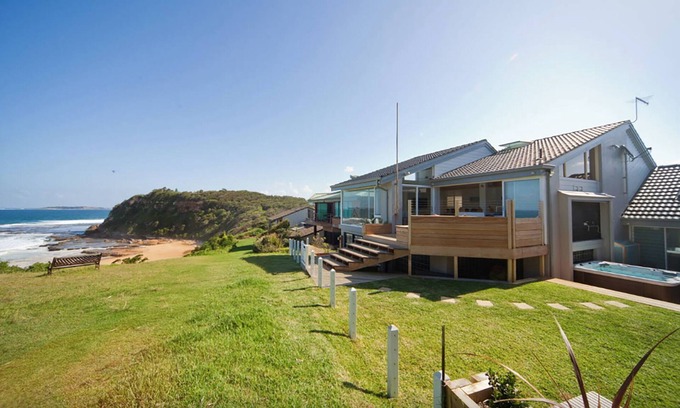 Warriewood House | Northern Beaches beachfront house for 6-8 people - awesome beach location !