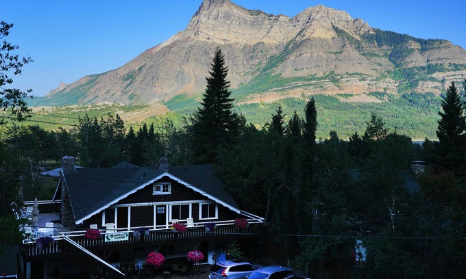 Waterton Park Cabin | Northland Lodge