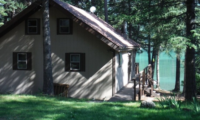 Kalispell Cabin | Northwest Montana Lakefront Cabin getaway on Ashley Lake