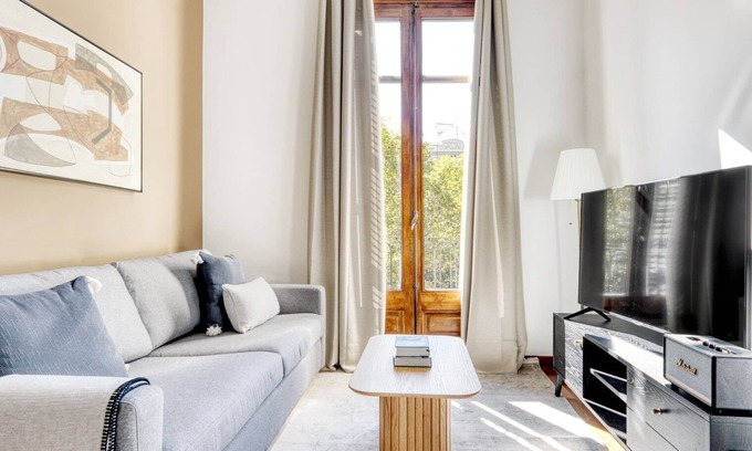 La Nova Esquerra de l'Eixample Apartment | Nova Esquerra de l'Eixample 2br nr Plaza España