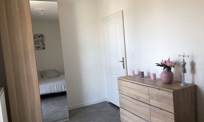 Le Petit-Quevilly Apartment | November 11 lodging
