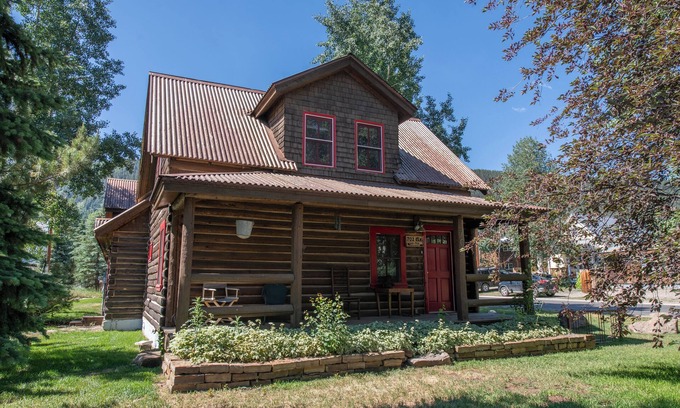 Crested Butte House | Now Dog Friendly! on Elk Avenue in Downtown. 1906 Log Home 'Yasnaya Polyana'