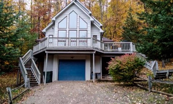Harbor Springs House | Nubs Nob Highlands chalet in Hidden Hamlet on 2 acres! Family Friendly
