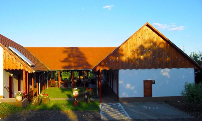 Szegi House | Nyakigláb Villa
