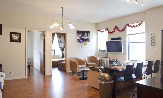 Brighton Beach Apartment | NYC 30 min by Subway, Brooklyn, Brighton Beach 2