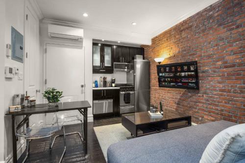 Hell's Kitchen Apartment | NYC's Prime Location Upscale 2BR