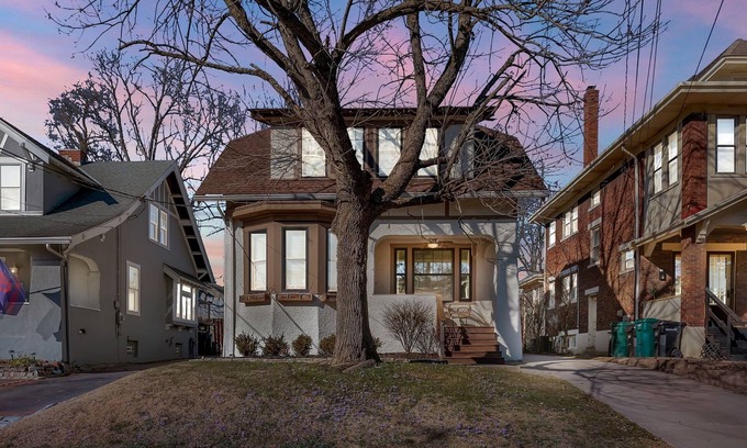 Oakley House | Oakley Square 3BR Charmer - Total Walkability by RedAwning