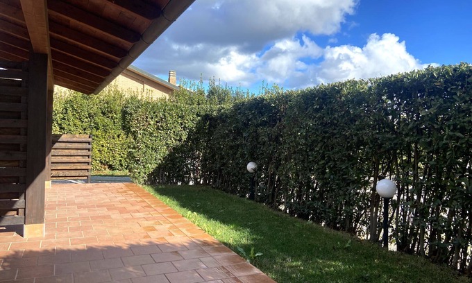 Follonica Apartment | Oasis La Verde in the Countryside