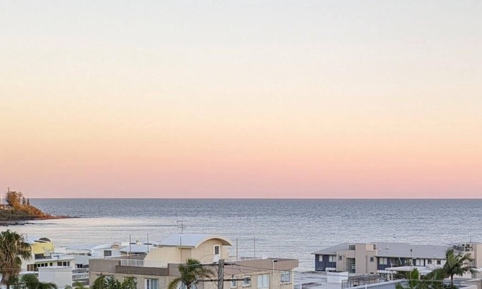 Caloundra Apartment | Ocean Crest Unit Exclusive Rooftop
