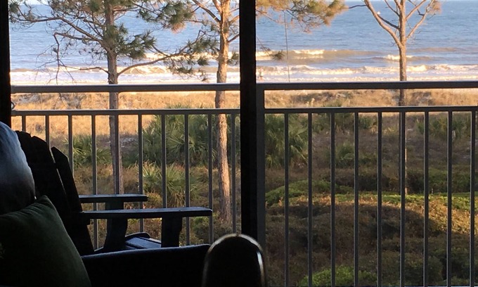 Hilton Head Island Condo | Ocean Dunes 318🌴Modern Couple’s Getaway🌴Oceanfront+View with King Bed&Bikes