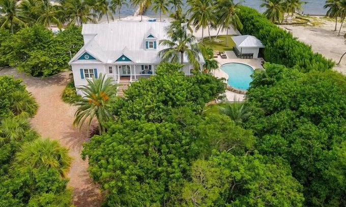 Islamorada Villa | Ocean Front 5 Bedroom Estate in the Heart of Islamorada