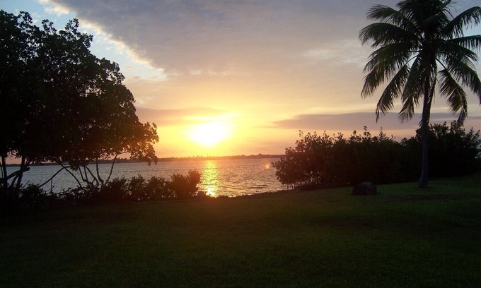 Little Torch Key Cottage | Ocean Front Access - just 30 miles to Key West
