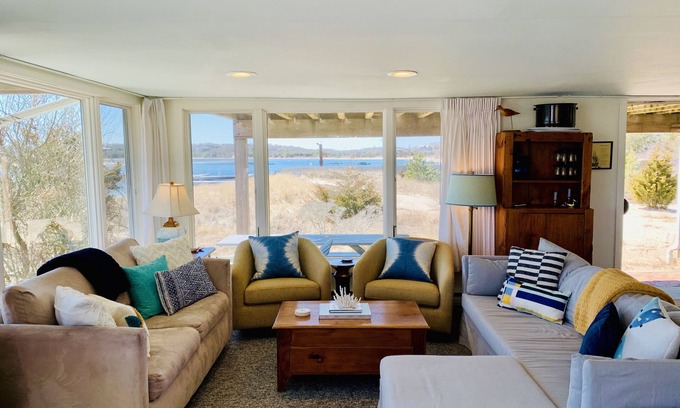 Chatham Condo | Ocean-Front Condo Sleeps 6 (Light-filled end unit facing Ocean on Starfish Ln)!