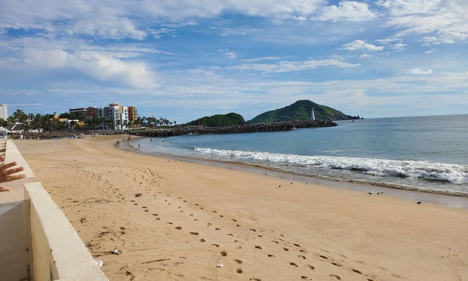 Marina Mazatlan Condo | Ocean Front Condo w/beach access and Pool