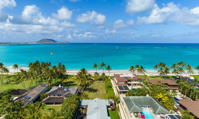 Kailua House | Ocean Front-Kailua. Best Location! Licensed Rental 1990/NUC-1777