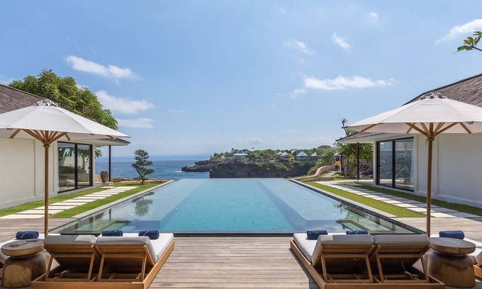 Mushroom Bay Villa | Ocean Front Majestic and Eco-Friendly 6 BDR villa in Nusa Lembongan, Bali
