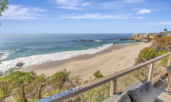 Diamond Crestview Villa | OCEAN FRONT! Private stairs from home to BEACH! B