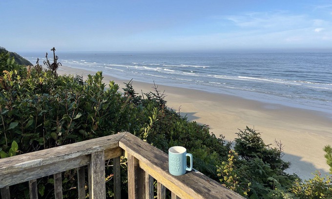 Seal Rock House | Ocean Front with Spectacular Views! 2 Bedroom, 2 Bath! Seal Rock!