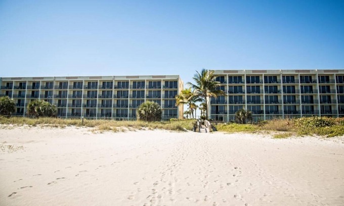 Cocoa Beach Condo | Ocean Landing Resort and Racquet Club- Beautiful Oceanfront 1 Bedroom