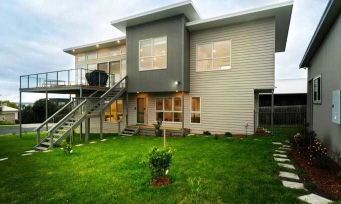 Apollo Bay House | Ocean Loft - Oceanview ~Pet Friendly ~ Free Wifi
