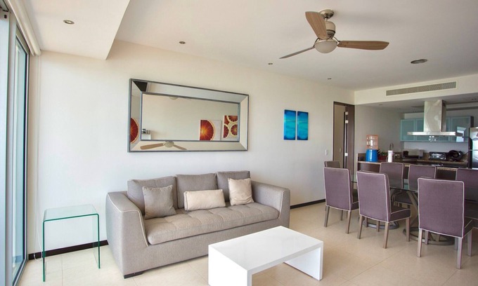 Cancun Apartment | Ocean view 3 bedroom condo! Infinity pool