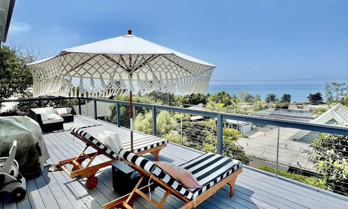 Summerland House | Ocean View Bungalow - walk to everything!