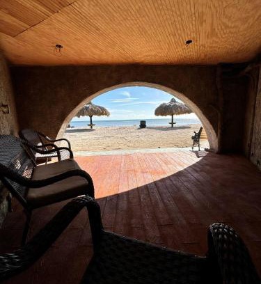 Long Beach Estates Apartment | Ocean View Room at Barnacle Resort