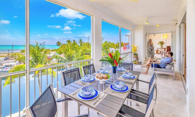 Islamorada Apartment | Ocean View Two Duplex Penthouses/Retreat amenities: tennis court, heated Pool | Vista Key