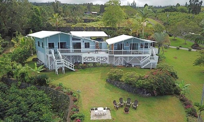 Papa Cottage | Ocean Views from Private Lanai 1 bed/1 bath Cottage on a 100% organic Farm!