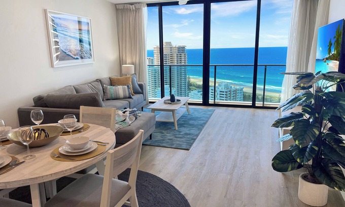 Broadbeach Apartment | Ocean Views Oracle Luxury 29th flr Tower 2 Parking